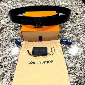 Men’s Louis Vuitton belt